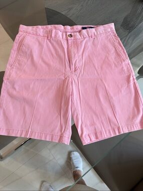Vineyard Vines Pale Pink Flat Front Chino Shorts. Men’s Size 35